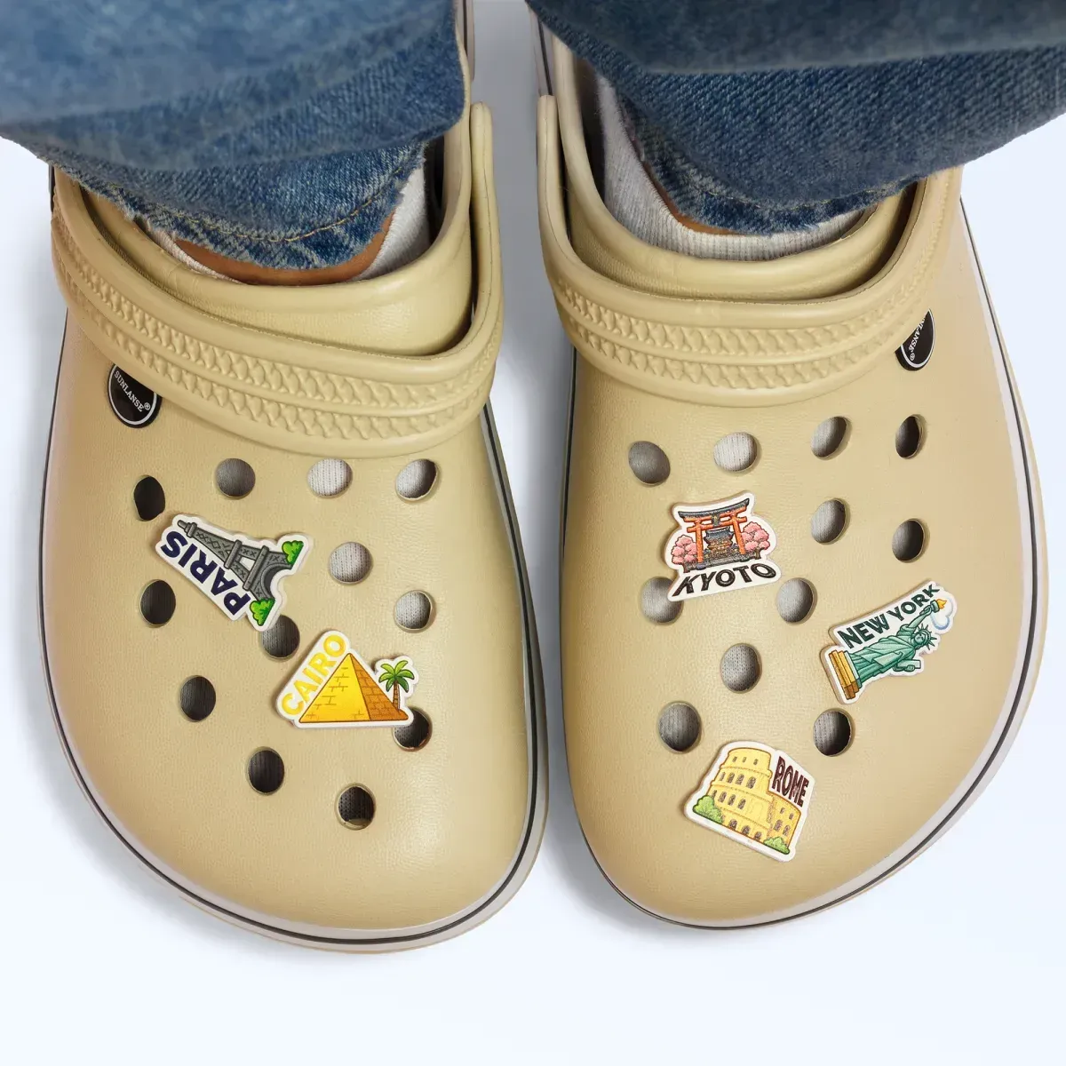 Przypinki do crocsów